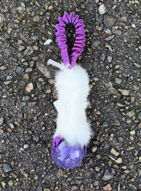 Hovedbilde Elastisk lommekampis kanin med KONG Squeezz